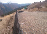 Geogrid is applied on railway, bridge, dock, retaining wall and dams